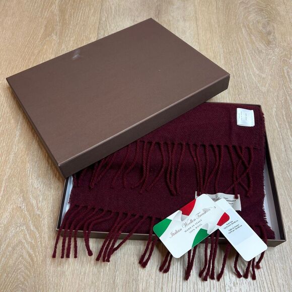 Italian Woollen Treasures, 100% Wool Made in Italy Fringed Scarf Burgundy - Picture 10 of 10